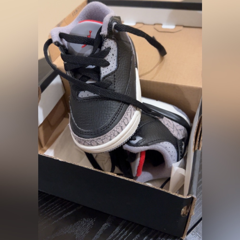 Toddler Air Jordan Retro 3 size 4c